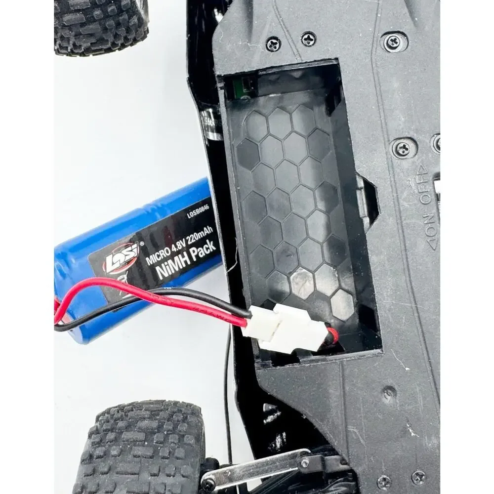 Losi Micro Truggy 1/24 Scale Electric RTR 4WD White Black Stadium Truck ONLY RC